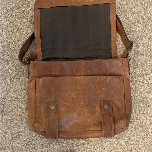 Frye Logan Messenger Bag - Picture 4 of 8